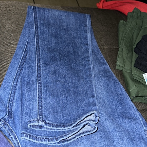 Old Navy Jeans - Picture 3 of 3